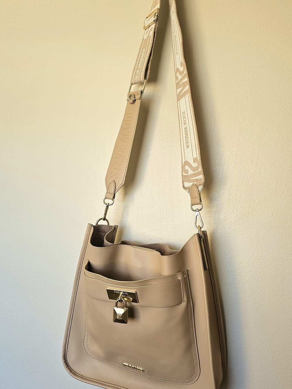 Steve Madden Beige Crossbody Bag with Gold Hardware